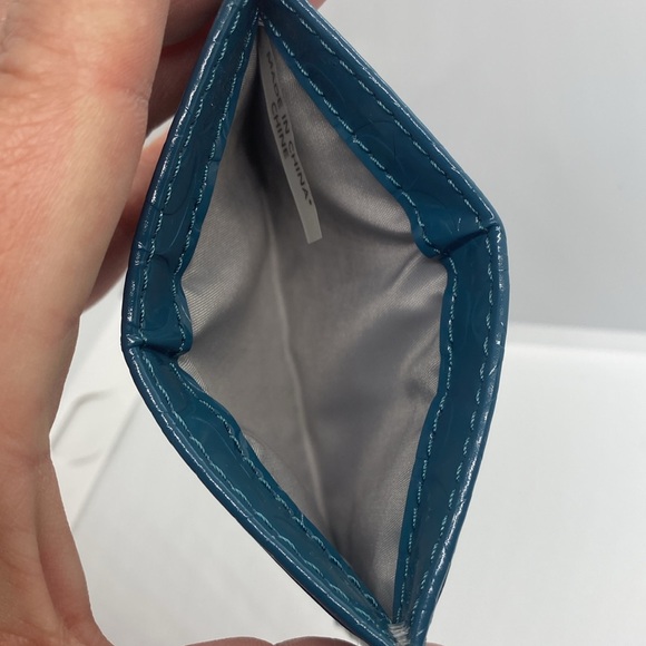 ⭐️COACH⭐️Embossed Liquid Gloss Card Case in Teal/Like New - Picture 3 of 4